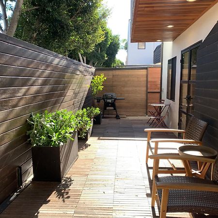 Venice Beach Studio With Large Private Patio Steps To The Beach لوس أنجلوس المظهر الخارجي الصورة