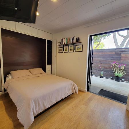 Venice Beach Studio With Large Private Patio Steps To The Beach لوس أنجلوس المظهر الخارجي الصورة