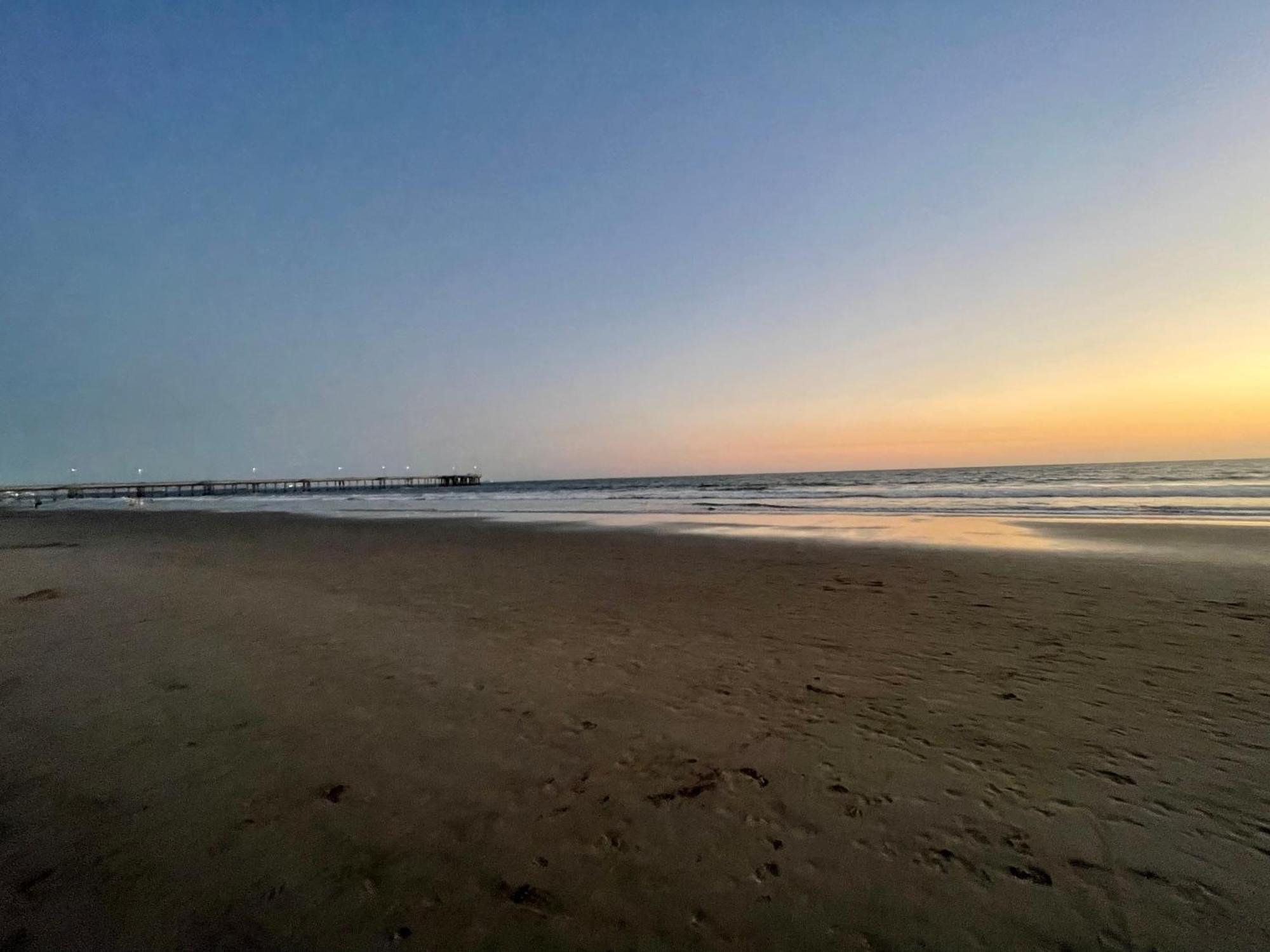 Venice Beach Studio With Large Private Patio Steps To The Beach لوس أنجلوس المظهر الخارجي الصورة