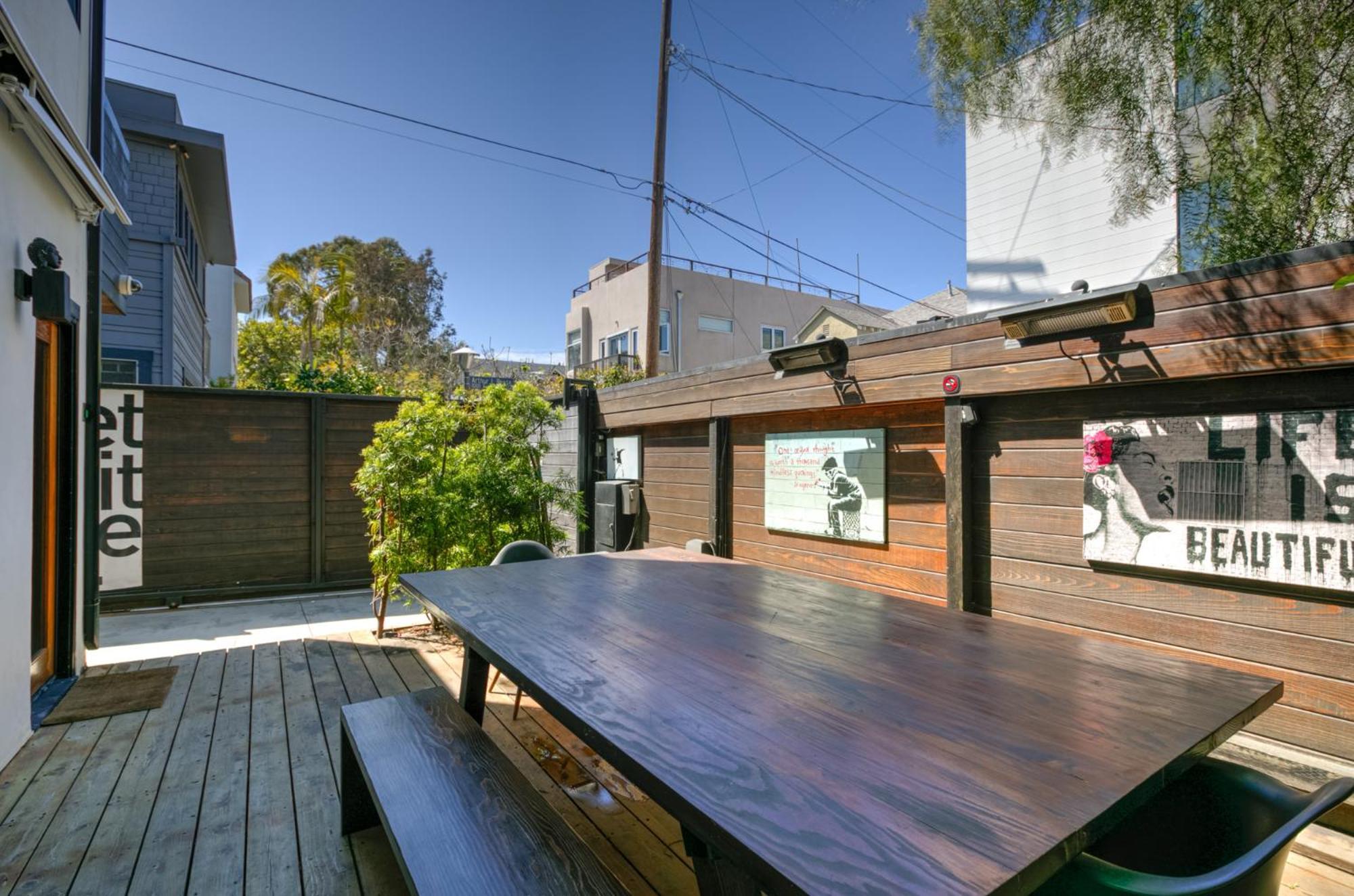 Venice Beach Studio With Large Private Patio Steps To The Beach لوس أنجلوس المظهر الخارجي الصورة