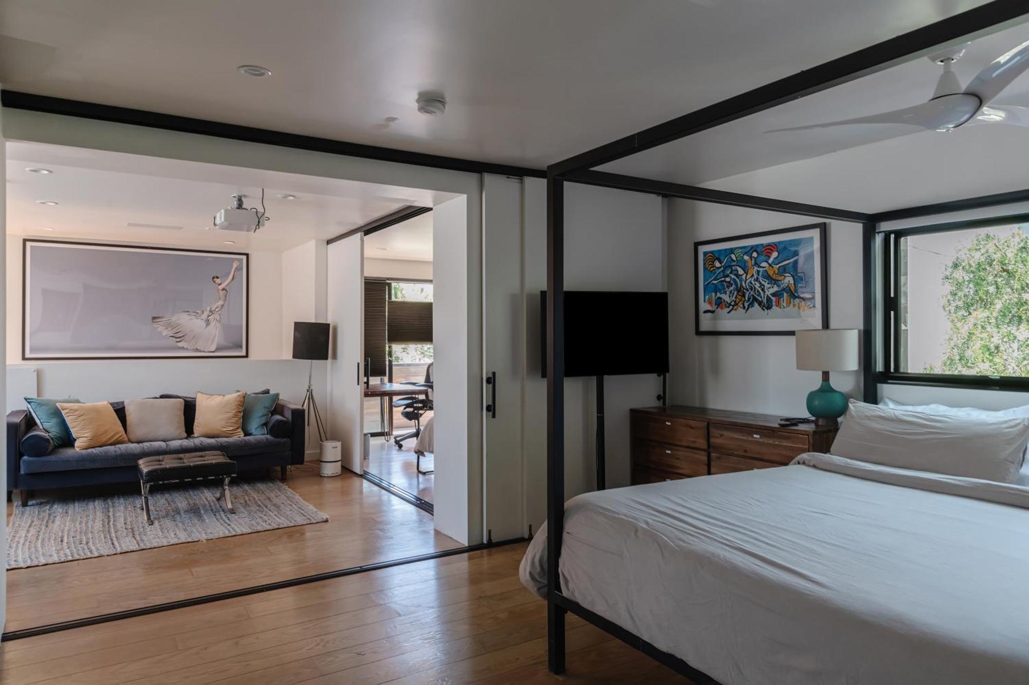 Venice Beach Studio With Large Private Patio Steps To The Beach لوس أنجلوس المظهر الخارجي الصورة