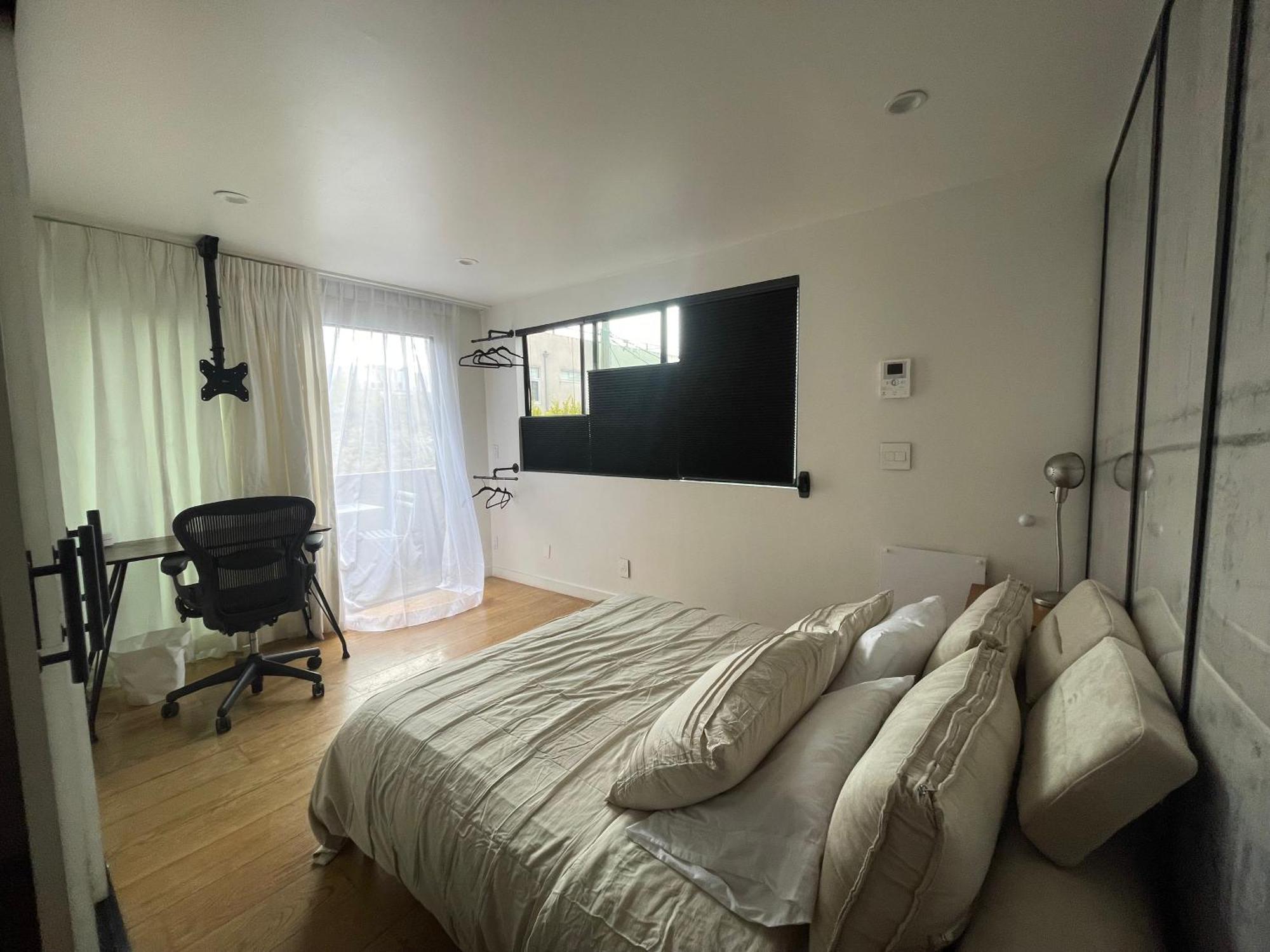 Venice Beach Studio With Large Private Patio Steps To The Beach لوس أنجلوس المظهر الخارجي الصورة