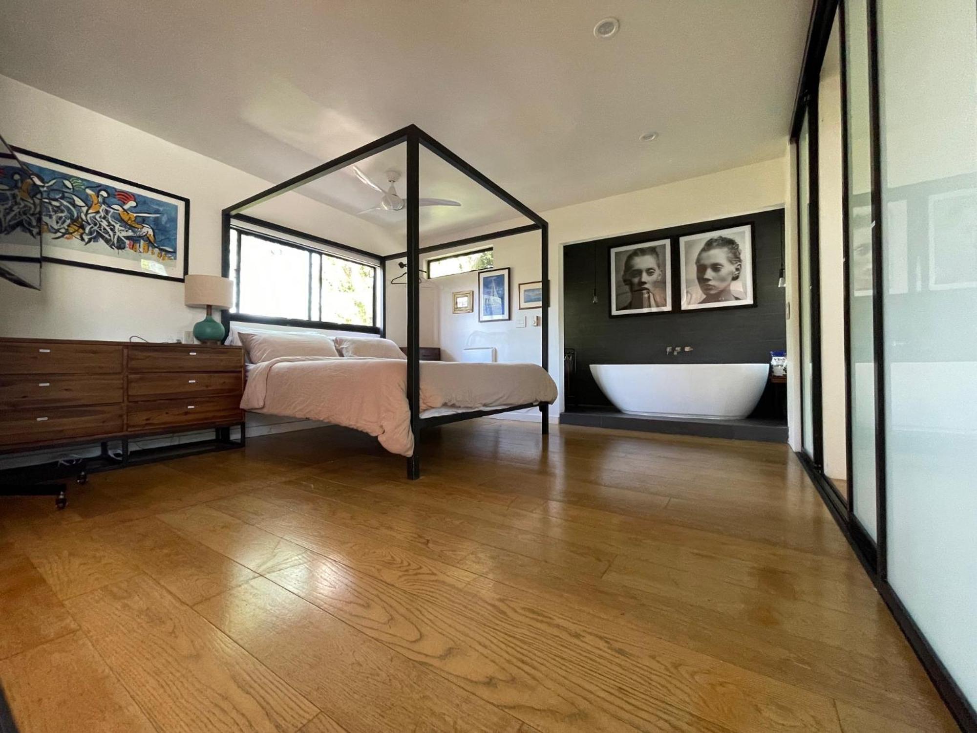 Venice Beach Studio With Large Private Patio Steps To The Beach لوس أنجلوس المظهر الخارجي الصورة