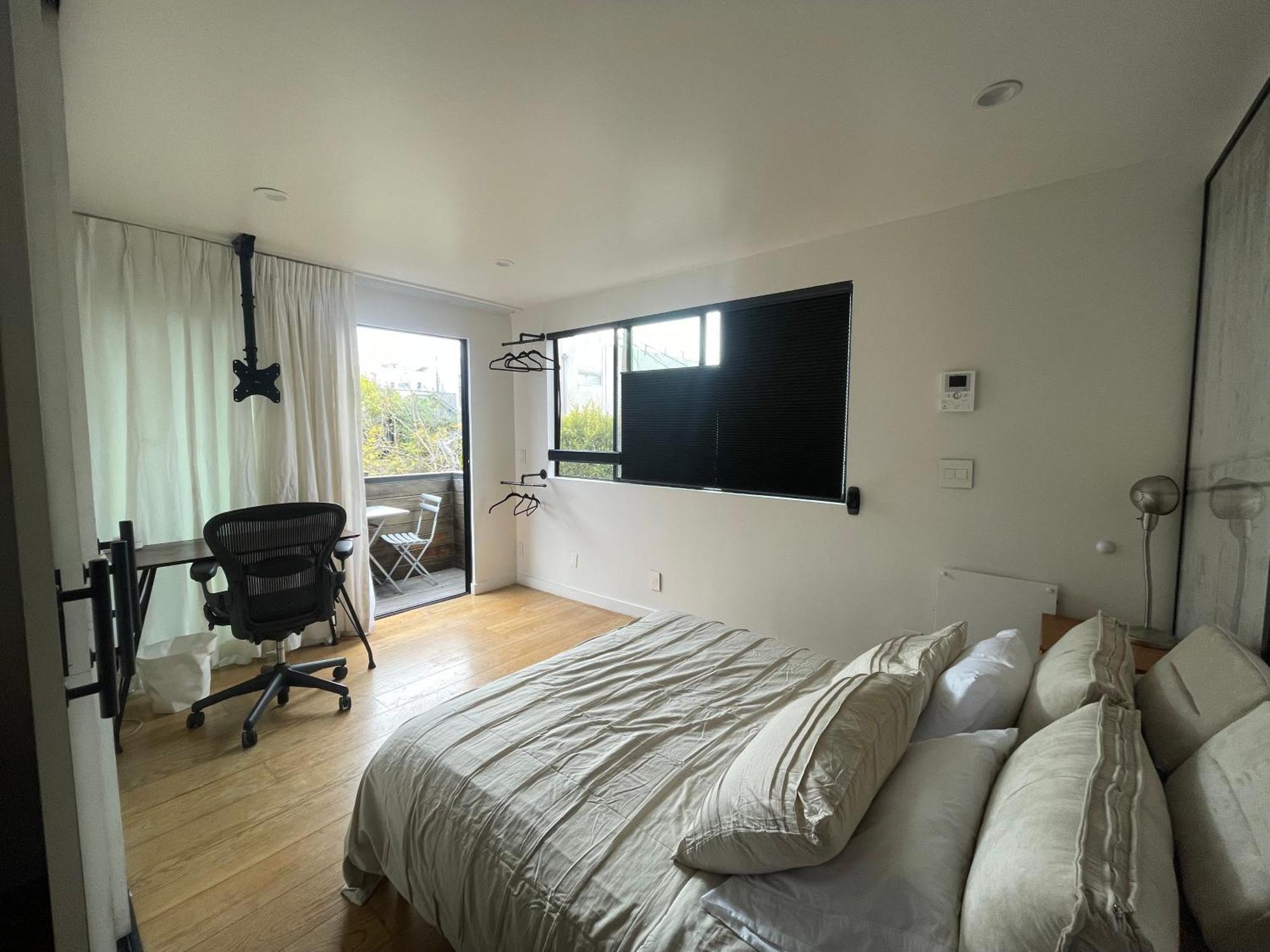 Venice Beach Studio With Large Private Patio Steps To The Beach لوس أنجلوس المظهر الخارجي الصورة