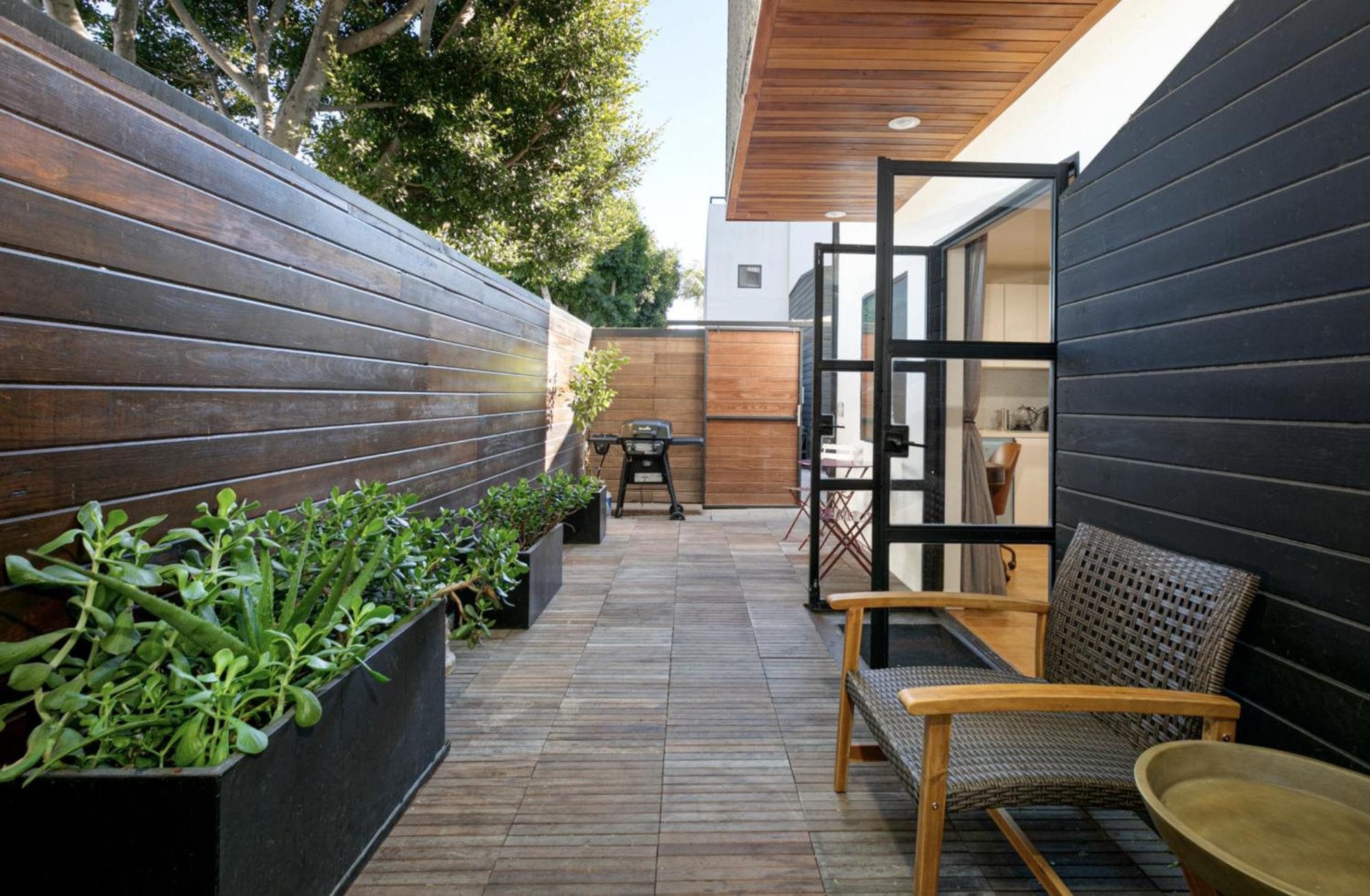 Venice Beach Studio With Large Private Patio Steps To The Beach لوس أنجلوس المظهر الخارجي الصورة